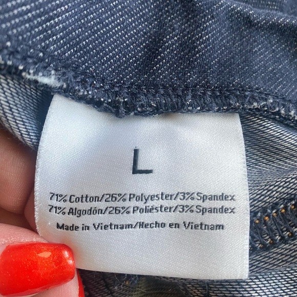 Bermuda Style Short - Picture 4 of 4